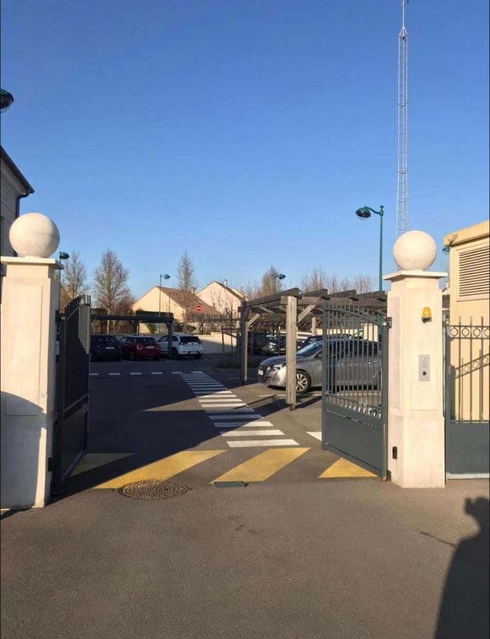 Logement Exceptionnel Avec Jardin Proche Disney Apartment Montevrain Exterior photo